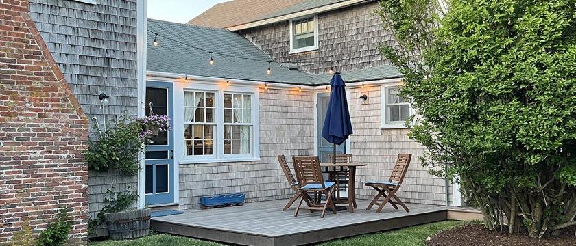 Courtyard Deck