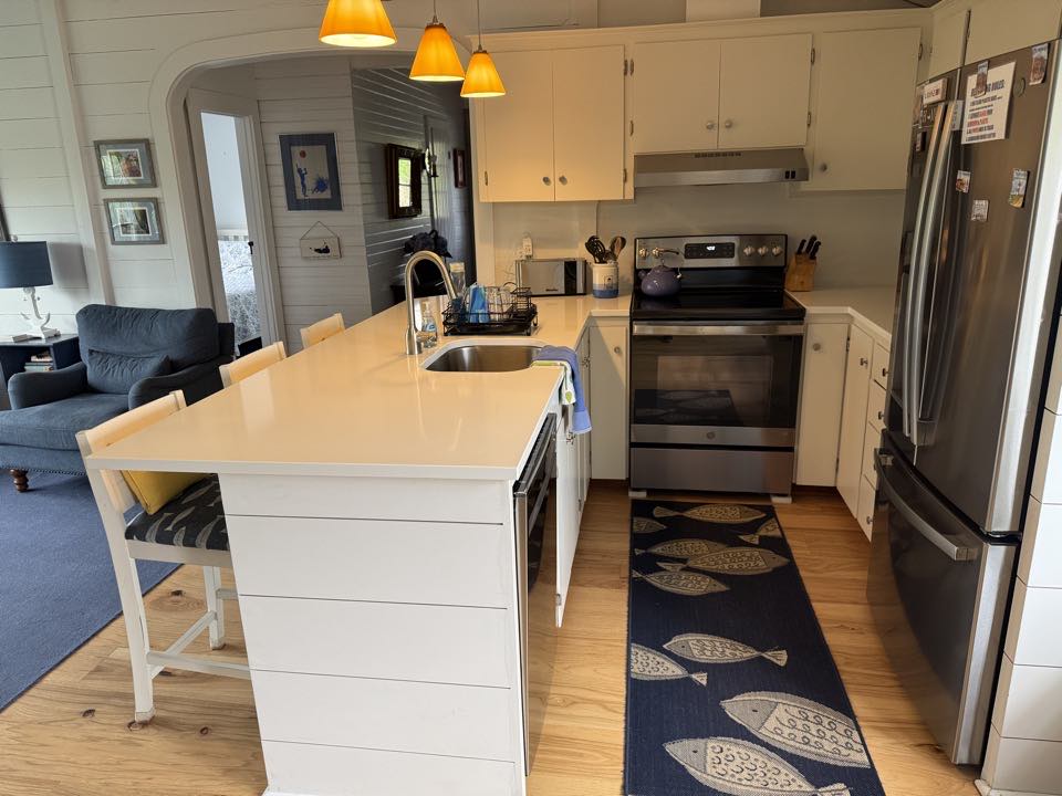 Kitchen Breakfast Bar